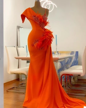 Платья для выпускного вечера в стиле русалки из перьев оранжевого цвета с кружевными аппликациями на одно плечо, вечернее платье длиной до пола, сшитое на заказ.